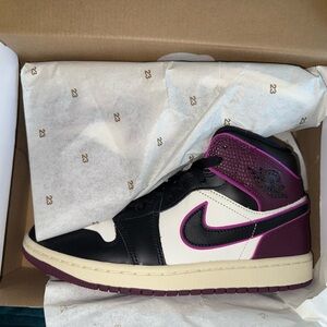 Nike Women's Sneakers Black and Purple